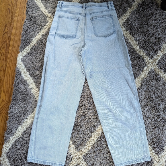 Style & Co High Rise Straight Leg Mom 90s Jean Light Wash Denim Size 10 - Picture 10 of 11
